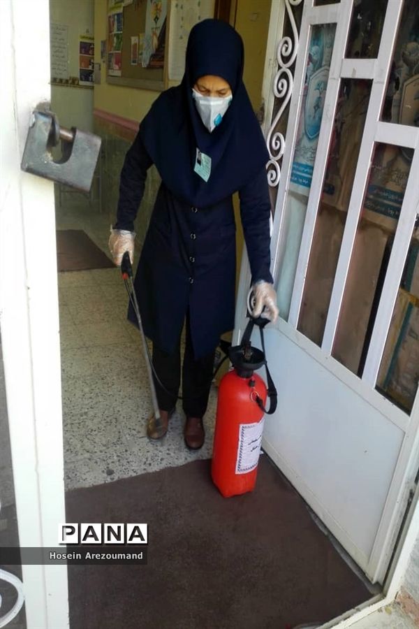 پاکسازی و گندزدایی فضای های آموزشی شهرستان هفتکل جهت جلوگیری از شیوع کرونا