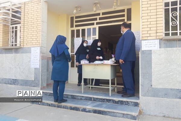 پاکسازی و گندزدایی فضای های آموزشی شهرستان هفتکل جهت جلوگیری از شیوع کرونا