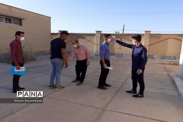 پاکسازی و گندزدایی فضای های آموزشی شهرستان هفتکل جهت جلوگیری از شیوع کرونا