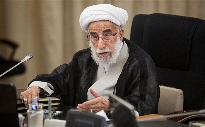 پایین کشیدن نماد‌های آمریکایی، نشانه افول آمریکا است