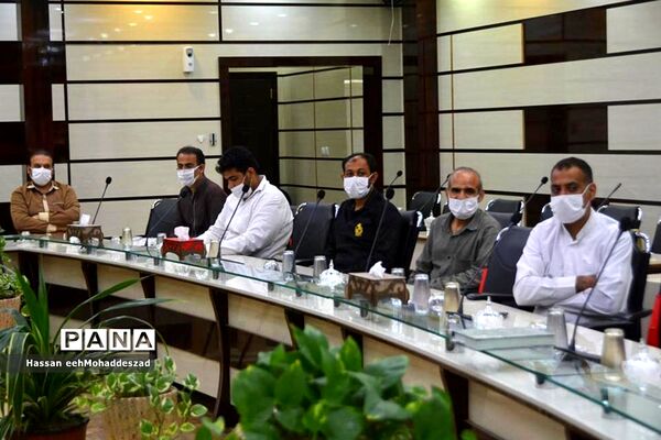 تجلیل از مسئولان دفتر معاونان و نیروهای خدماتی  اداره‌کل آموزش و پرورش استان بوشهر