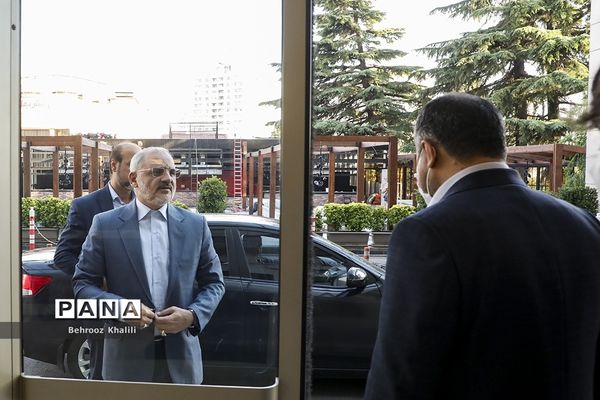 رونمایی  از کتاب زندگینامه بانو خیر مدرسه ساز زهرا گیتی نژاد