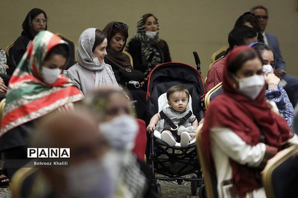 رونمایی  از کتاب زندگینامه بانو خیر مدرسه ساز زهرا گیتی نژاد