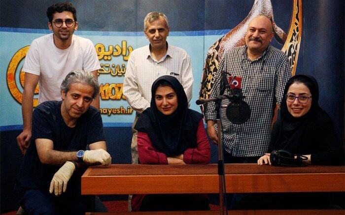 نوای رادیو نمایش در آغاز ده سالگی شنیدنی تر می شود