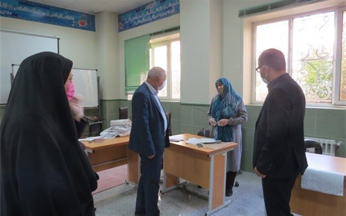 بازدید مدیر منطقه 6 از حوزه تصحیح امتحانات نهایی