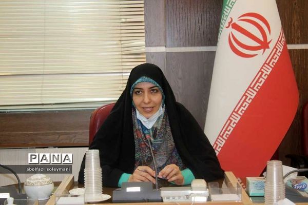 دیدار دانش آموزان دختر آوج با مشاور بانوان استانداری قزوین