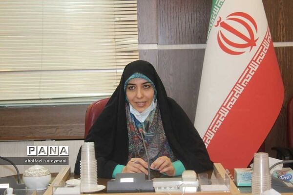 دیدار دانش آموزان دختر آوج با مشاور بانوان استانداری قزوین