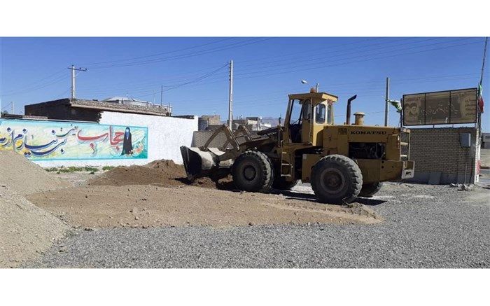 آغاز عملیات زیر سازی و کف سازی محوطه مدارس جهت آسفالت