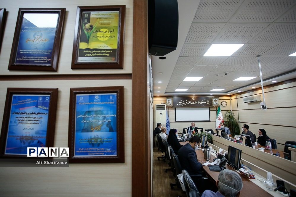 نشست تبیین ابعاد جامعه شناسی، روانشناختی و تربیت خشونت خانگی