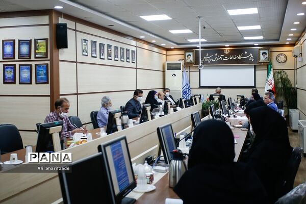 نشست تبیین ابعاد جامعه شناسی، روانشناختی و تربیت خشونت خانگی
