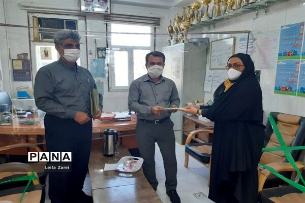 تجلیل از دختران آموزش و پرورش دشتی