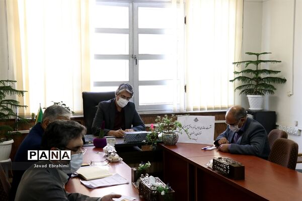 نشست ساماندهی لباس فرم دانش‌آموزی خراسان رضوی