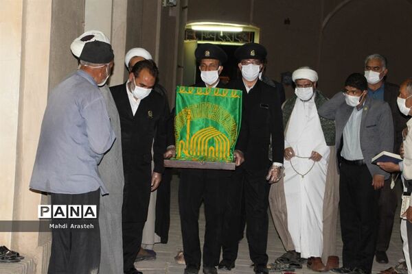 اقامه نماز با حضور کاروان زیر سایه خورشید در مسجد جامع شهرستان خوسف