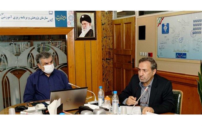 تدوین نظام برنامه ریزی درسی و راهنمای تولید بسته یادگیری ترکیبی