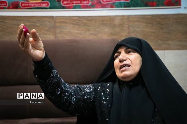 دیدار خانواده دو شهید مدافع حرم خان‌طومان با پیکر فرزندانشان