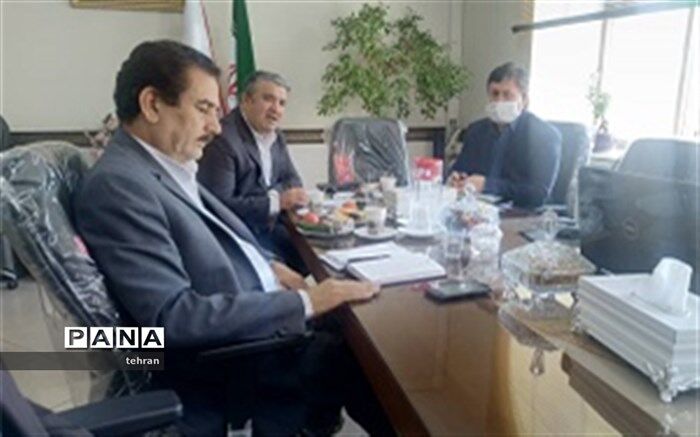 مهدی نیکبخت: منطقه ۱۷ نیازمند نگاه پر مهر خیرین است