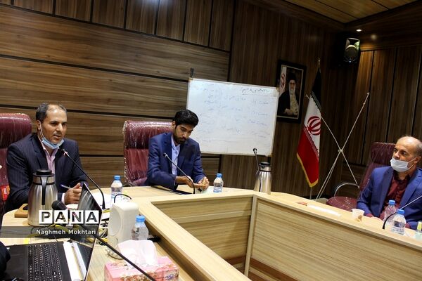 جلسه توجیهی آموزشی مسئولان سازمان دانش‌آموزی مناطق 21گانه شهرستان‌های استان تهران