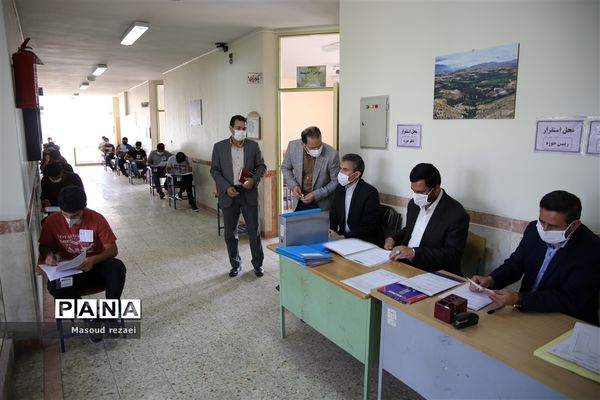 بازدید اکرمی معاون آموزش متوسطه اداره‌کل از حوزه‌های امتحانی منطقه میانه