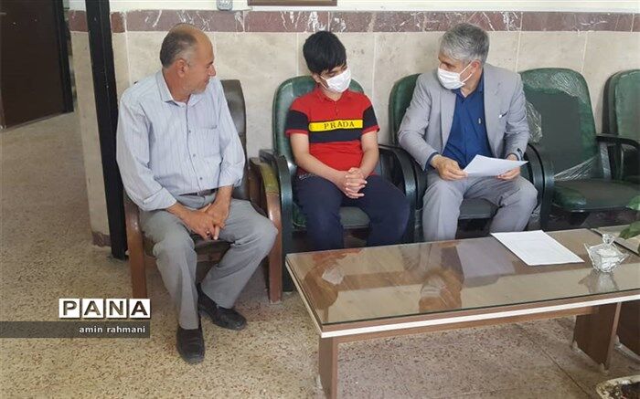 اولیای دانش آموزان فاقد گوشی همراه در تاکستان شناسایی می شوند