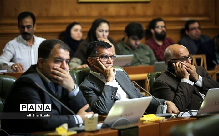 رسولی: احدی از کارکنان شهرداری در اصلاح ساختار اخراج یا بیکار نمی‌شود