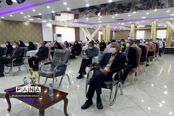 هم اندیشی مدیران مدارس کاشمر