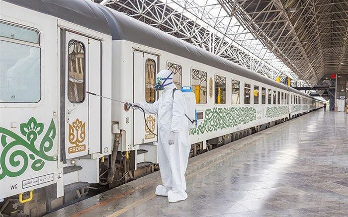قطارهای راه‌آهن در هر بار مسافرگیری ضدعفونی می‌شوند