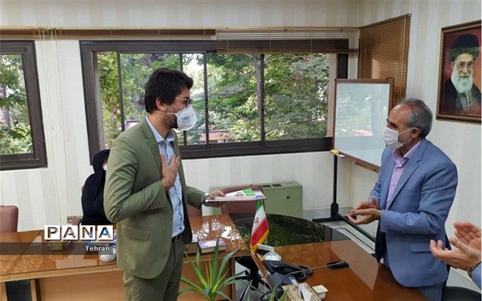 آئین تجلیل از همکاران نمونه منطقه1