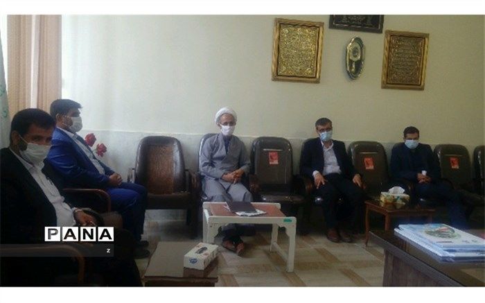 استفاده از ظرفیت هنرستانها برای تولید فرم مدارس