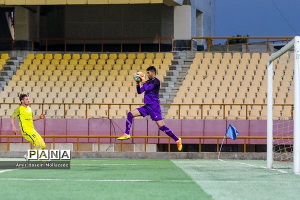 دیدارتیم های نود ارومیه و خوشه طلایی ساوه