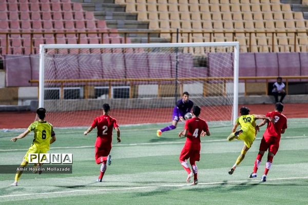 دیدارتیم های نود ارومیه و خوشه طلایی ساوه