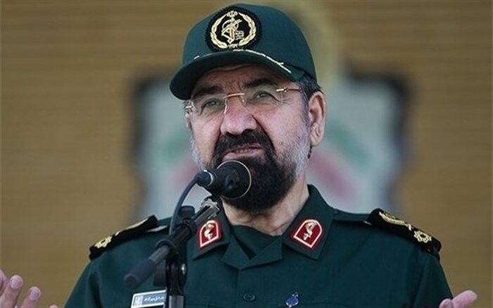 محسن رضایی: تا آمریکا را از منطقه اخراج نکنیم انتقام حاج قاسم را نگرفته‌ایم
