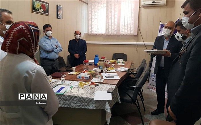 تقدیر از خیر نیکوکار بخش سلامت در درمانگاه فرهنگیان منطقه 2