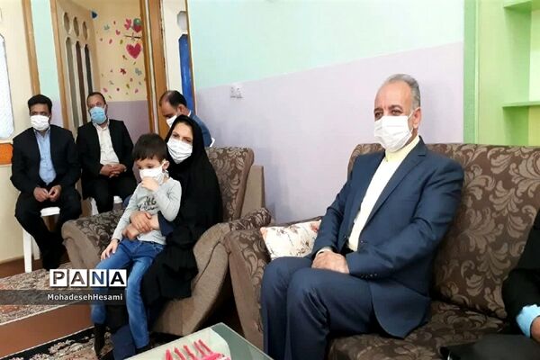 بازدید و دیدار مدیرکل آموزش و پرورش خراسان جنوبی با 18 دانش آموز با نیازهای ویژه