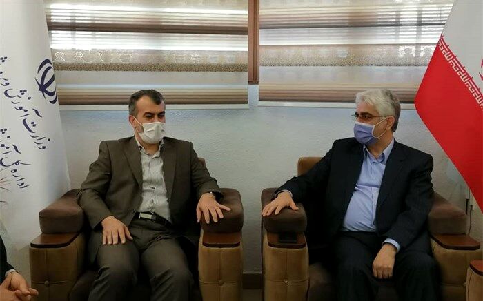 معلمان قشر مهمی هستند که می بایست فرهنگ غنی کشور را بسازند
