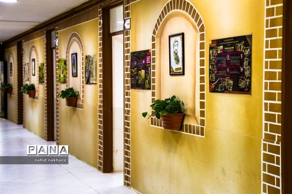 بازدید بانوان اداره کل آموزش و پرورش خراسان جنوبی از نمایشگاه زندگی بهشتی به مناسبت هفته عفاف و حجاب