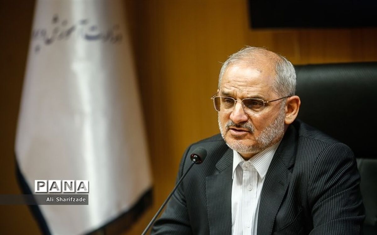 وزیر آموزش و پرورش مهمان «دست‌خط» می‌شود