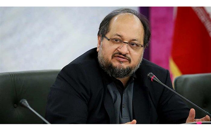 شریعتمداری: همسان‌سازی حقوق بازنشستگان اجرا می‌شود