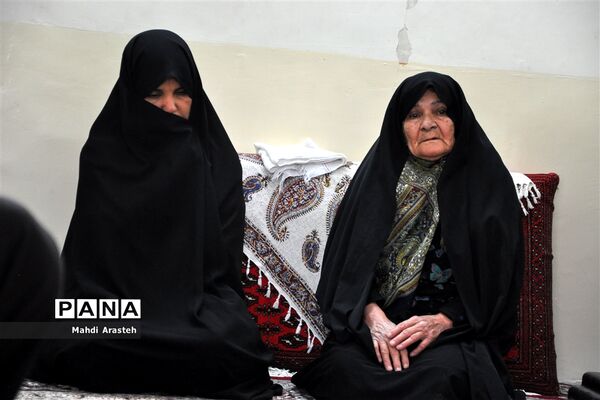 دیدار فرمانده سپاه انصار الرضا(ع) خراسان جنوبی با خانواده شهید اباذر جودی