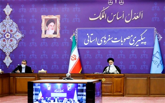 قاچاق خنجری بر نظام تولید است؛ قاطع با آن برخورد کنید