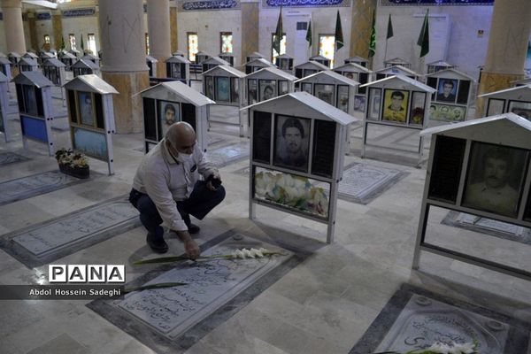 تجدید پیمان معاون جدید پرورشی و فرهنگی اداره‌کل آموزش و پرورش استان بوشهر با شهدا