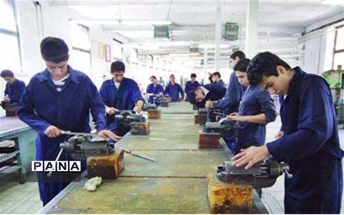 تاکید سخنگوی کمیسیون آموزش بر تقویت ارتباط این کمیسیون با دانشگاه فنی و حرفه‌ای