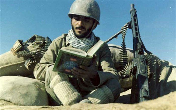 پدر شهیدان عباسعلی و علی دهنوی به  فرزندان شهیدش  پیوست