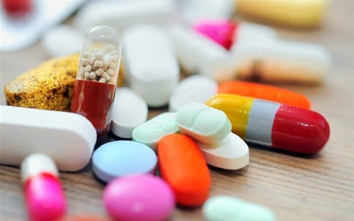 فروش غیرقانونی داروهای کمیاب در یک مغازه متروکه