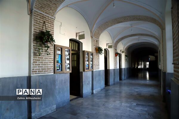 دبیرستان ماندگار البرز