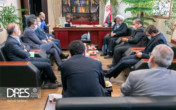 رئیس سازمان نوسازی مدارس کشور از پروژه‌های در حال ساخت شهرستان بهارستان بازدید کرد