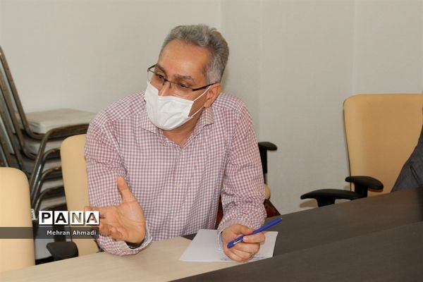 جلسه هم اندیشی معاون پرورشی و فرهنگی اداره کل آموزش و پرورش استان بوشهر با مشاوران مرکز مشاوره و خدمات روان شناختی بوشهر