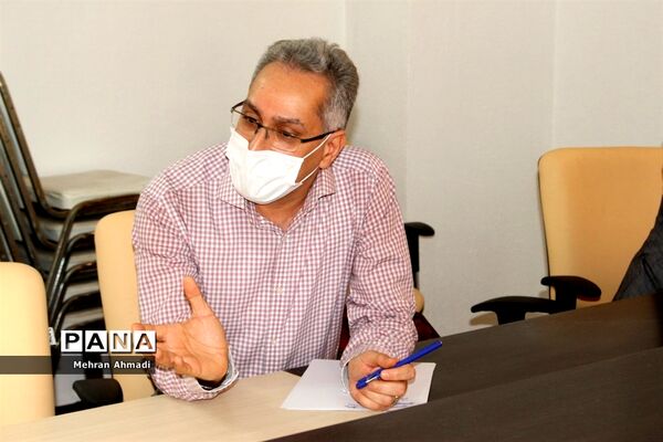 جلسه هم اندیشی معاون پرورشی و فرهنگی اداره کل آموزش و پرورش استان بوشهر با مشاوران مرکز مشاوره و خدمات روان شناختی بوشهر