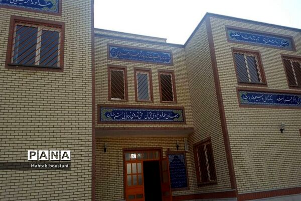 بازدید فرماندار دشتستان و مدیرکل نوسازی مدارس استان از پروژه های عمرانی آموزش و پرورش دشتستان