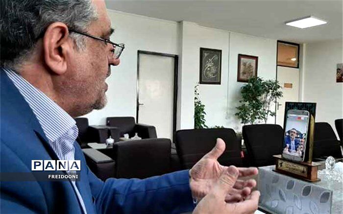 حضور مشاور وزیر آموزش و پرورش در وبینار تدوین برنامه سالانه  مدیران مدارس منطقه چهار