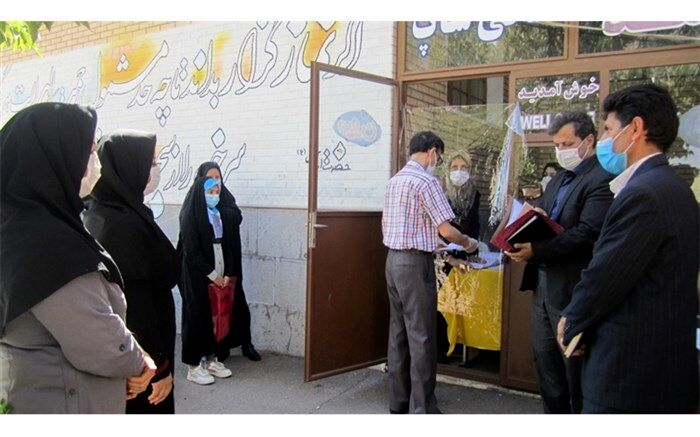 بازدید رئیس اداره مشاوره تربیتی و تحصیلی از روند برگزاری هدایت تحصیلی دانش آموزان پایه نهم
